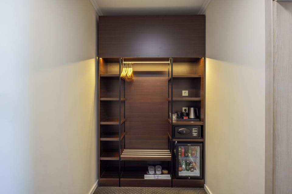 Junior Suite | Wardrobe