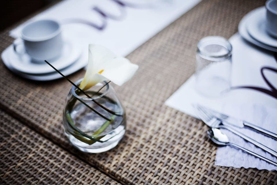 Daily continental breakfast (EUR 19.50 per person)