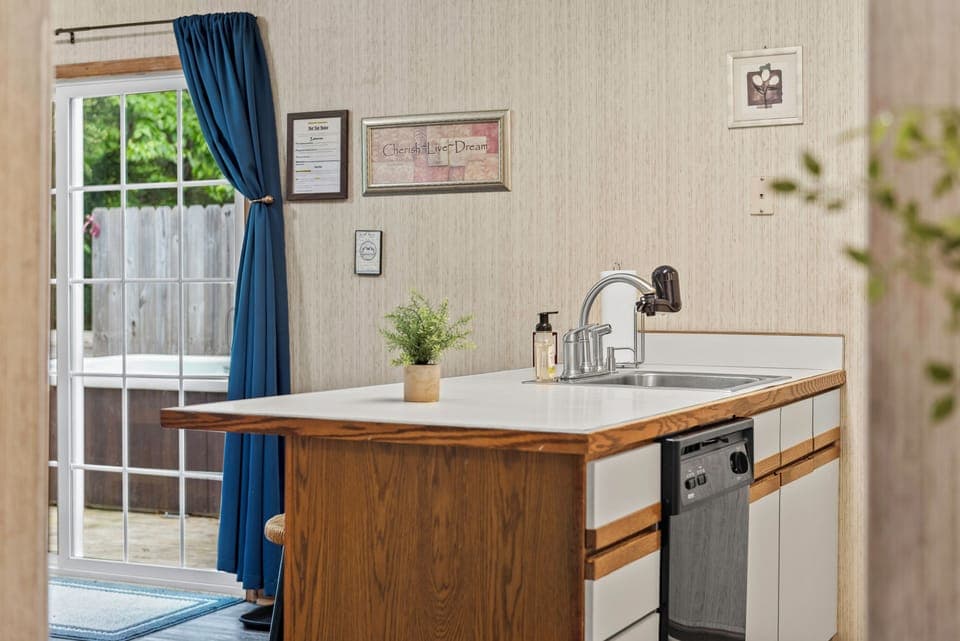 Kitchen and dining. 