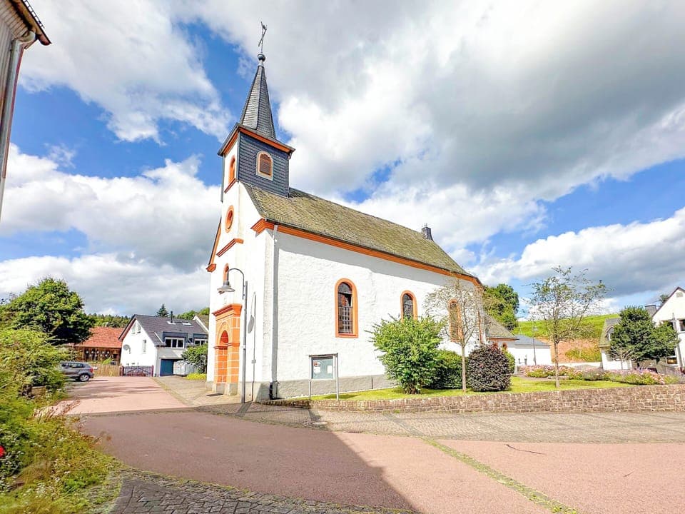 Immediate Surroundings [summer] (<1 km)