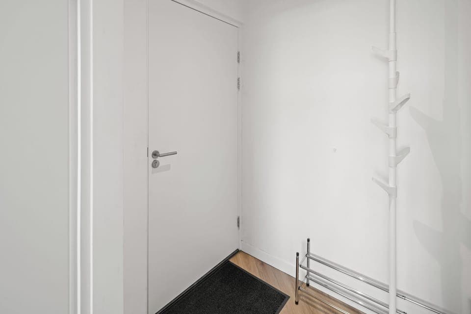 Slaap heerlijk in een stijlvolle kingsize slaapkamer bij Bed en Koffie – jouw Hotel Roosendaal in het Centrum Roosendaal.