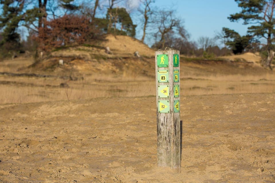 Trailhead Awaits: Start of a Scenic Nature Hike - VISIT BRABANT

Geniet van een goedkope overnachting in een studio of appartement in het centrum van Tilburg - dicht bij de Efteling, Beekse Bergen en het bruisende stadsleven.