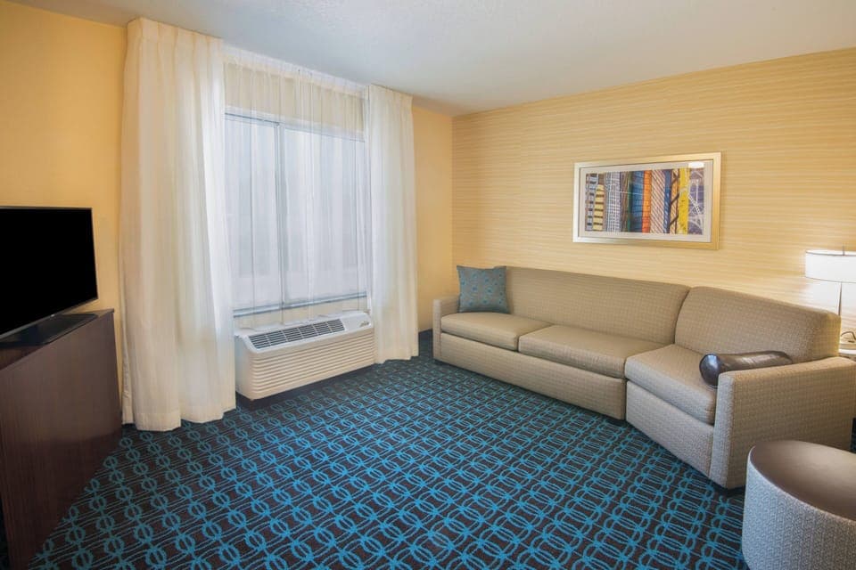 In-room safe, desk, laptop workspace, iron/ironing board