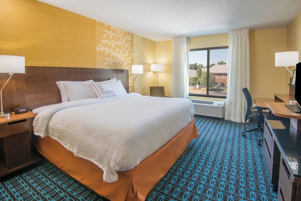 In-room safe, desk, laptop workspace, iron/ironing board