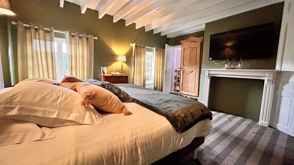 Comfort Double or Twin Room | Free WiFi, bed sheets