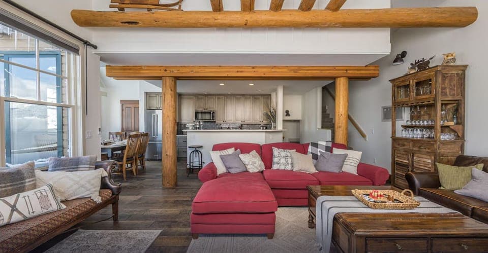 Open floor concept for full entertaining living and kitchen space