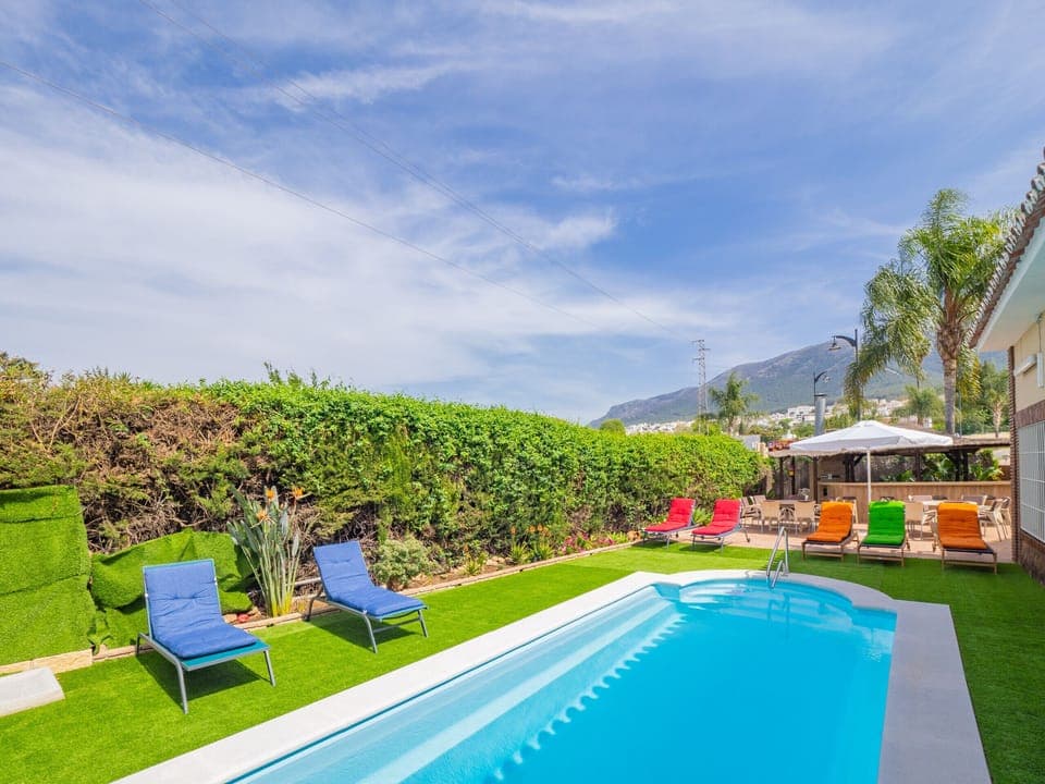 Holiday home with swimming pool for 14 people in Alhaurin