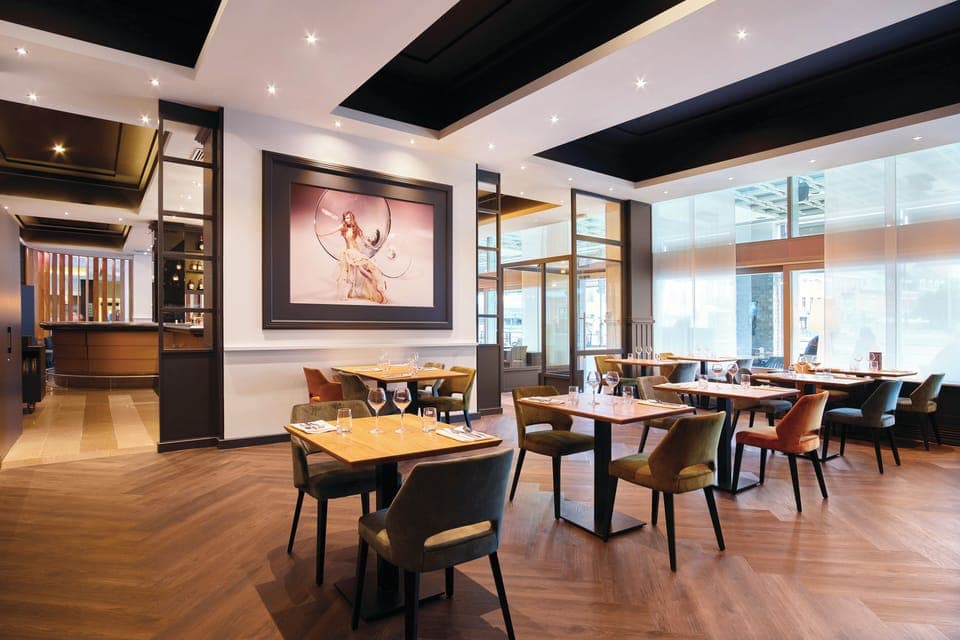 Breakfast, lunch and dinner served