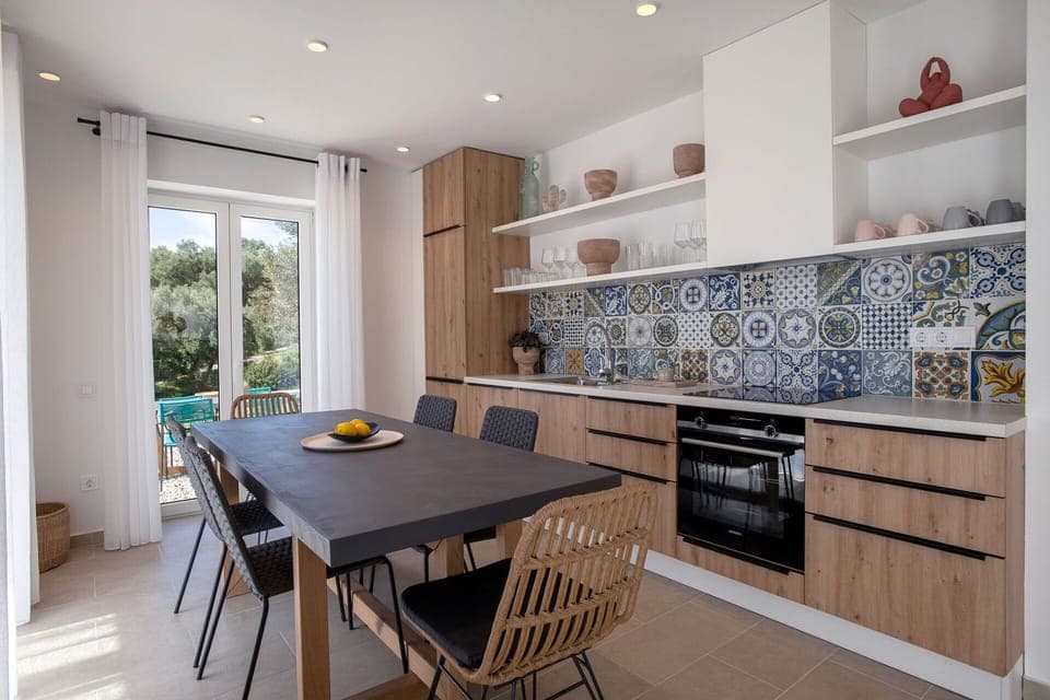 Dining Room, Kitchen