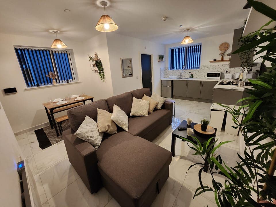 9ed3c32a-81b8-4118-a551-81fda5813dfb