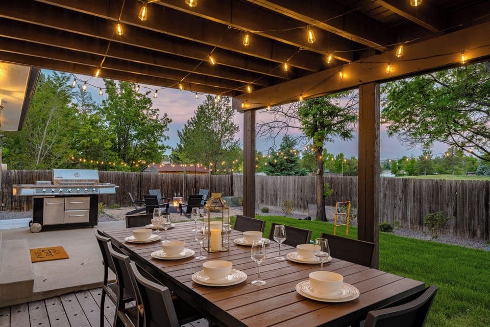 Outdoor dining