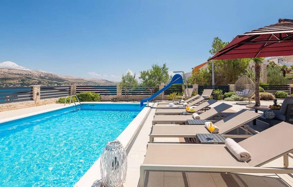 pool
