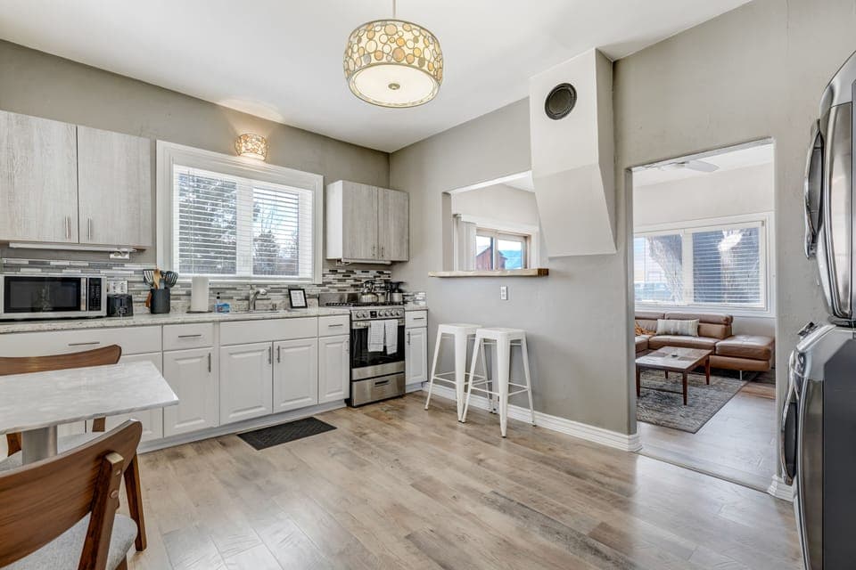 House | Private kitchen | Fridge, microwave, oven, dishwasher