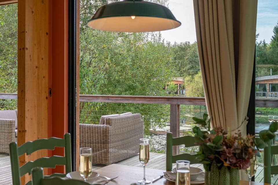 luxury lakeside lodges yorkshire