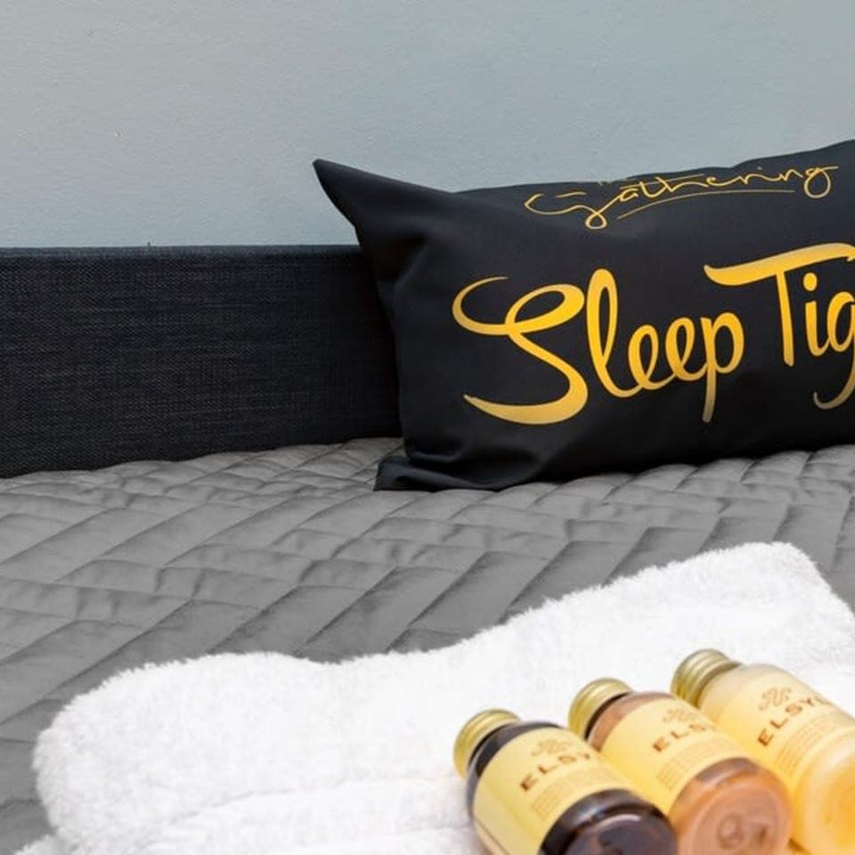 Apartment | 4 bedrooms, iron/ironing board, Internet