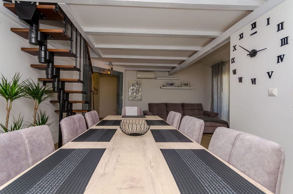 Apartment (A1) | Private kitchen | Fridge, oven, stovetop, dishwasher