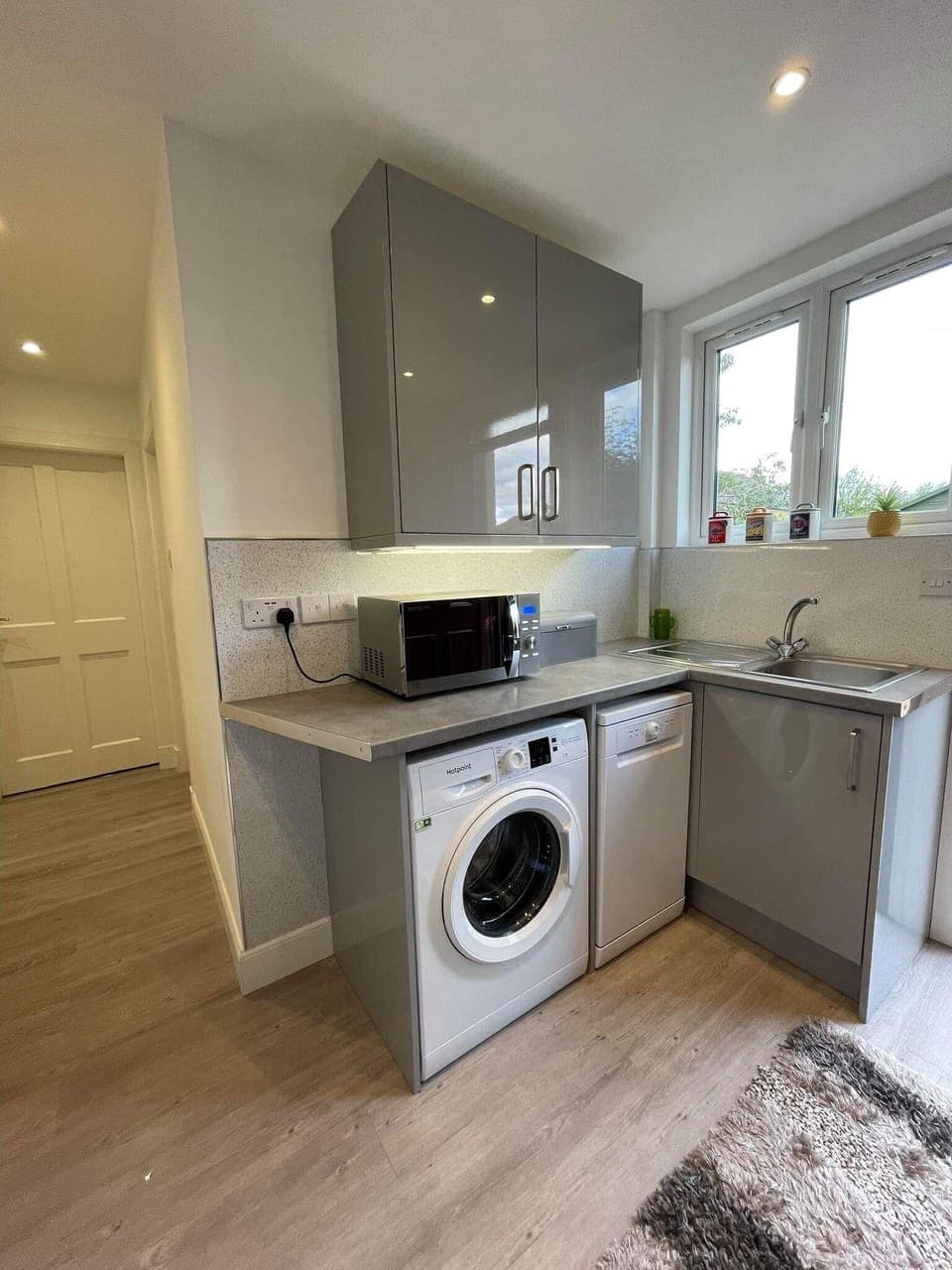 Apartment | Private kitchen | Fridge, microwave, oven, stovetop