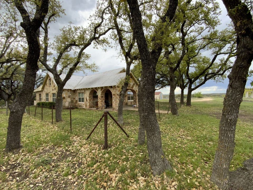 Rock house (geology fans love these rocks)