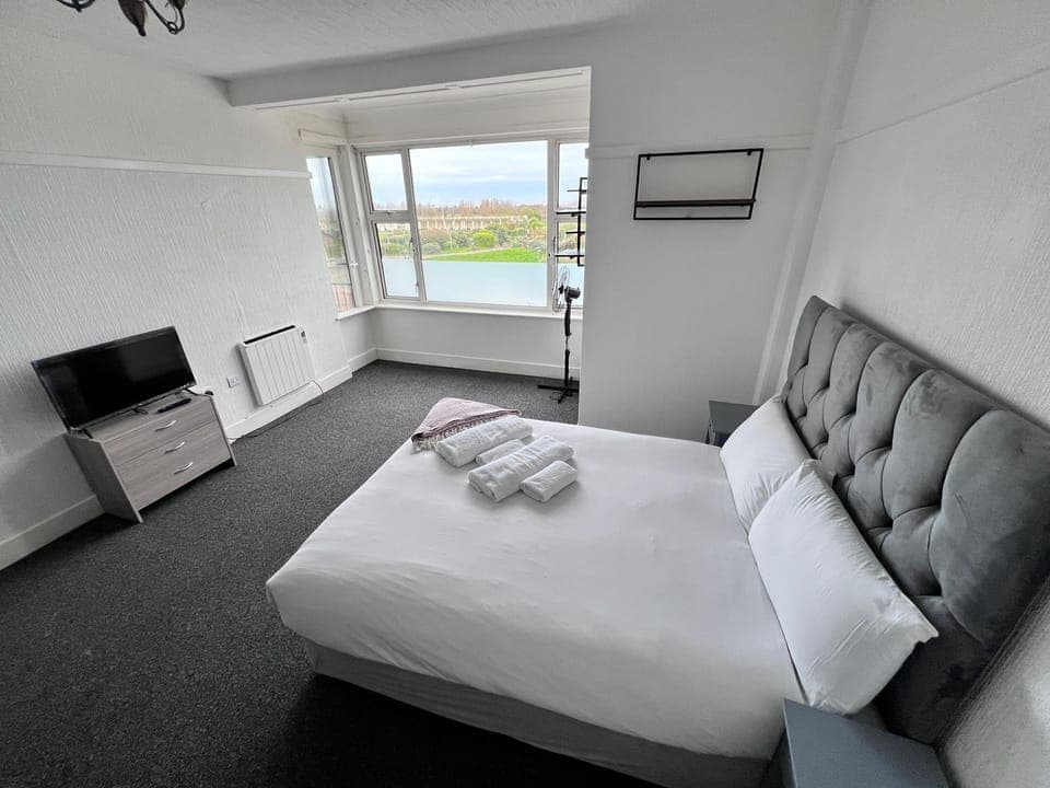 Double Bed - Sea View 