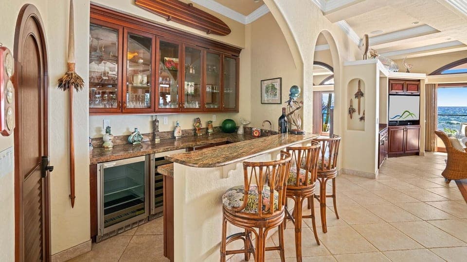 Paradisio Ho’o Kumu - Oceanfront Tiki Bar - Parrish Kauai