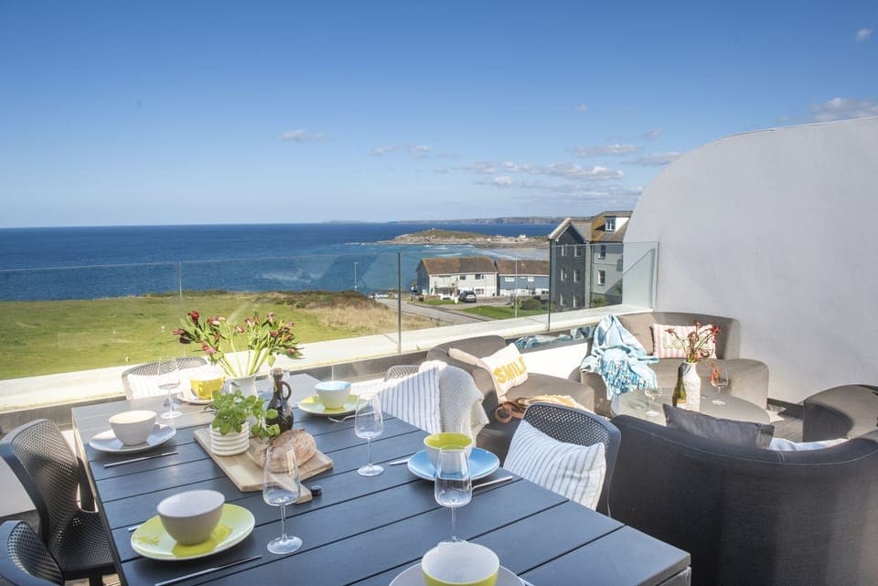 The balcony with views to the sea - 66 Pentire