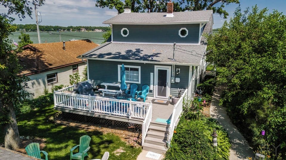 Enter our charming lake house from this 'front' porch and kitchen entrance
