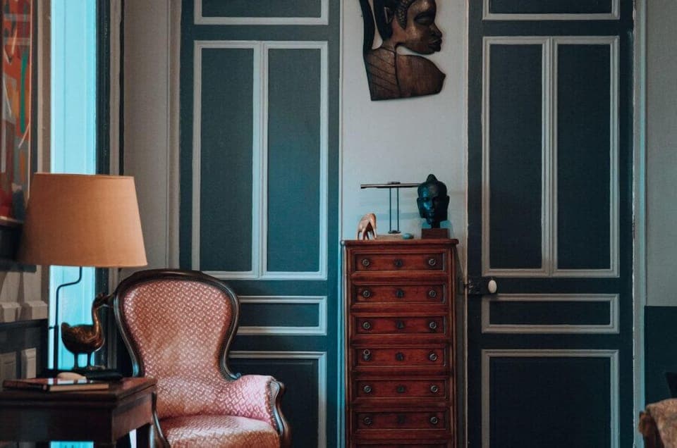 Superior House | Blackout drapes, iron/ironing board, free WiFi, bed sheets