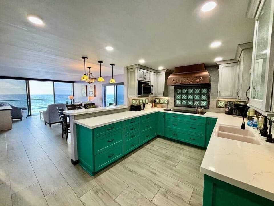 Rare corner unit with an open floor plan..perfect for everyone to be together! 