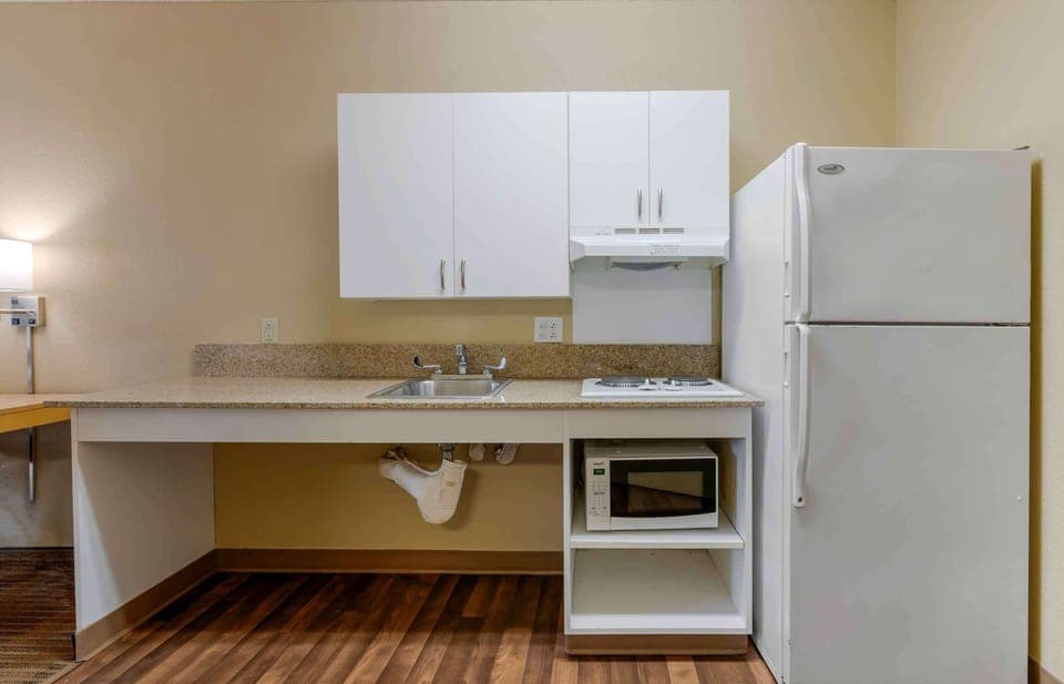 Fridge, microwave, stovetop