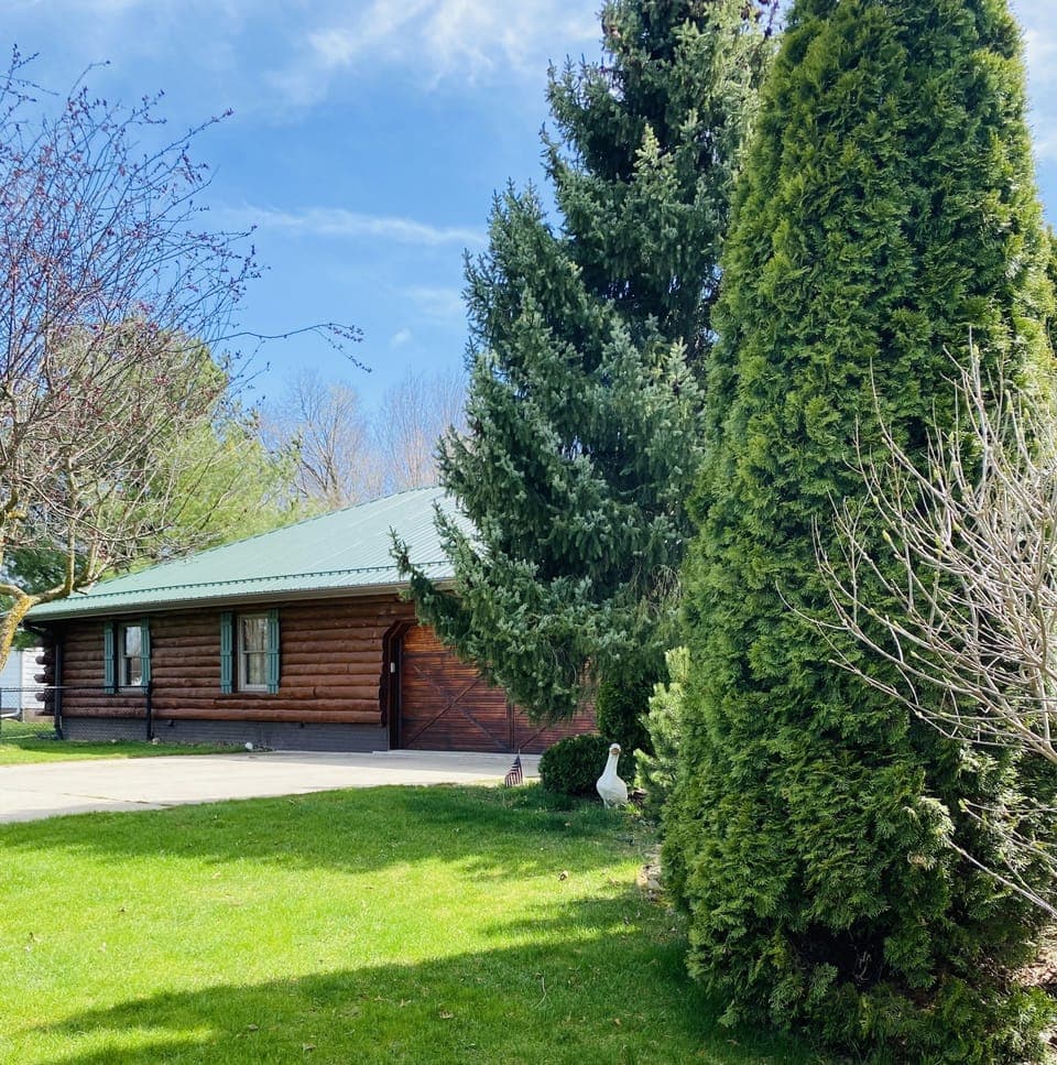 Welcome to Log Cabin Haus!