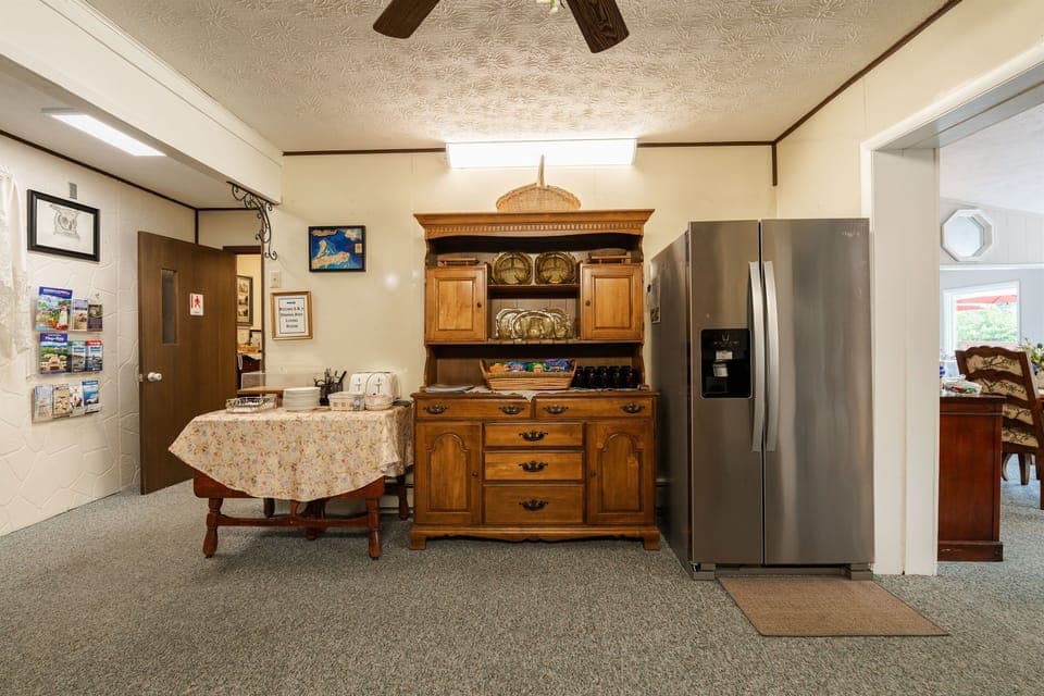 Kitchenette Area