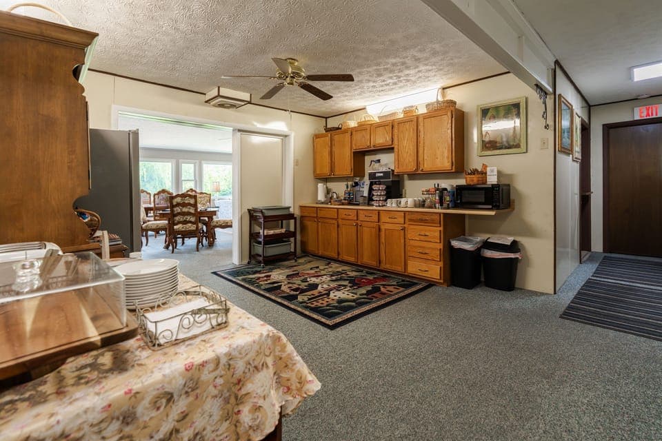 Kitchenette Area
