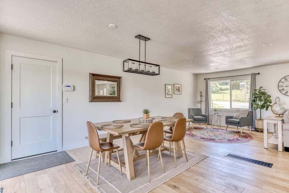 Enjoy meals with a view! This bright dining area is perfect for enjoying time together.