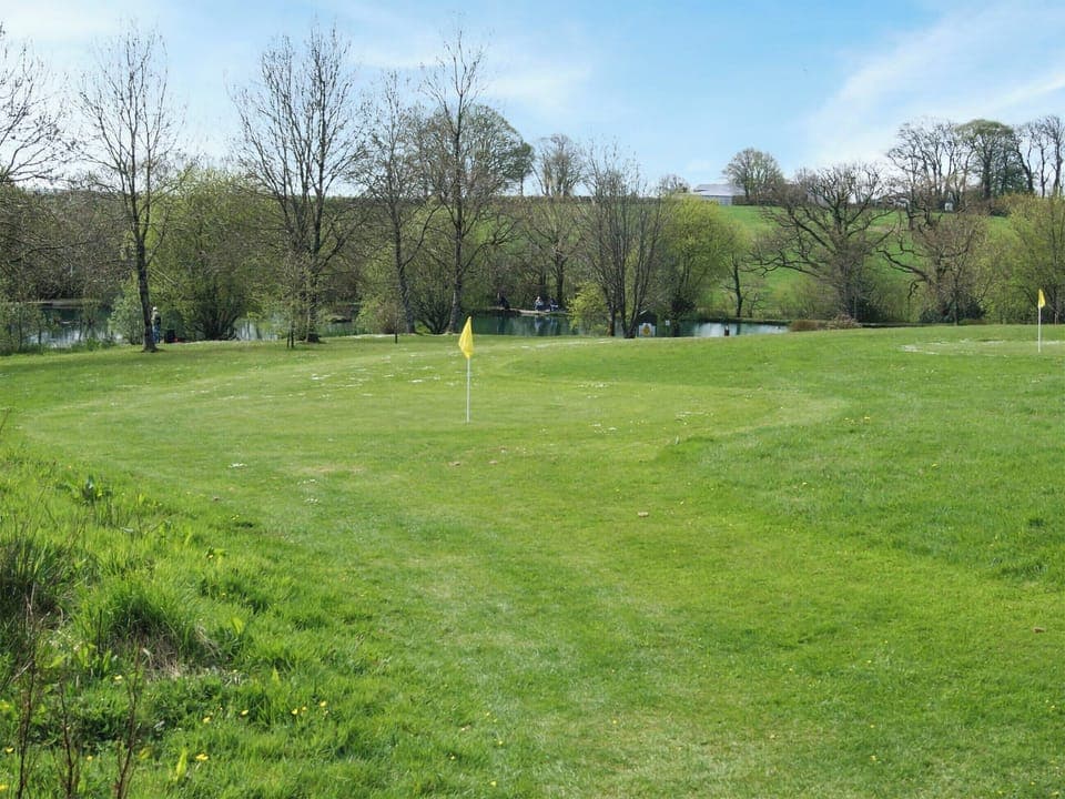 Onsite pitch and putt | Halcyon&rsquo;s Rest, St. Tudy, near Bodmin
