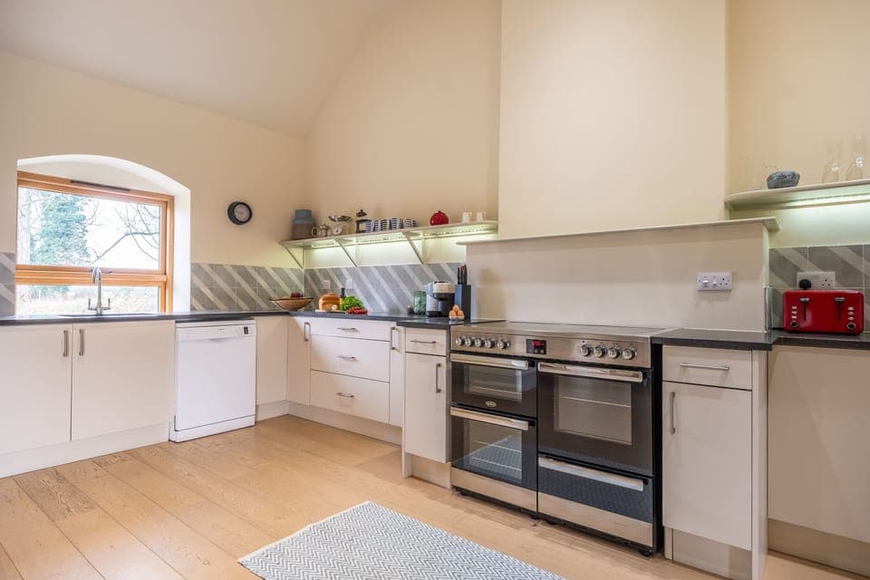 Raynham Breck, Tittleshall: Well-equipped spacious kitchen
