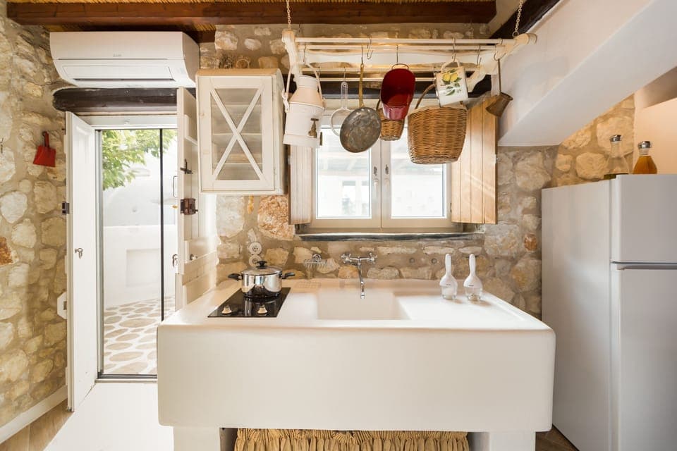 Stone Suite with Private Terrace | Private kitchen | Espresso maker, cookware/dishes/utensils