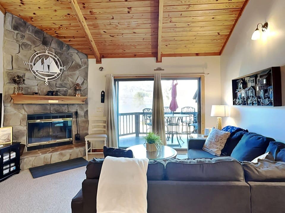 House (3 Bedrooms) | Living area | 42-inch flat-screen TV with digital channels, fireplace, foosball