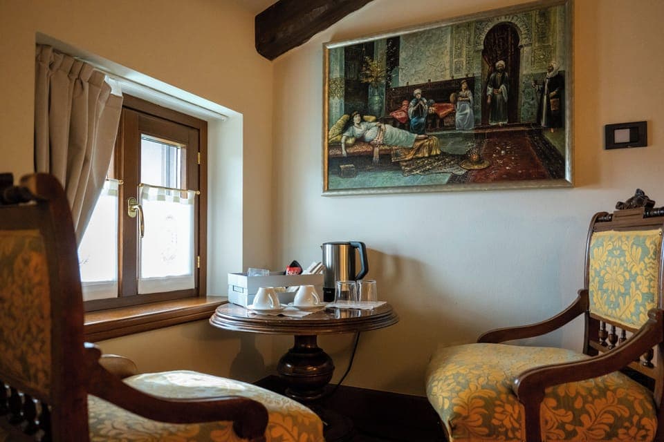 Deluxe Room, River View | In-room safe, individually decorated, individually furnished