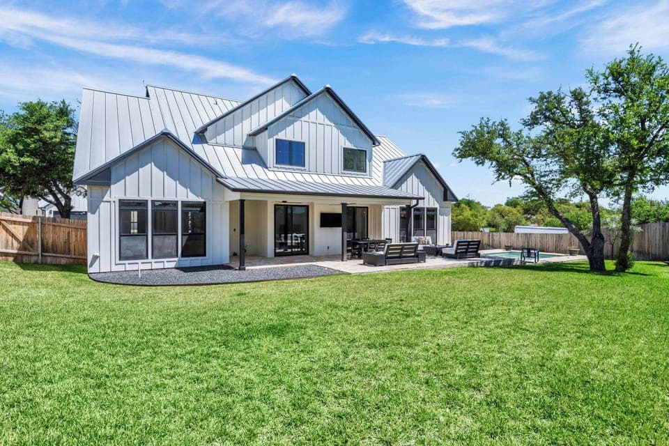 Make your day in this vibrant backyard