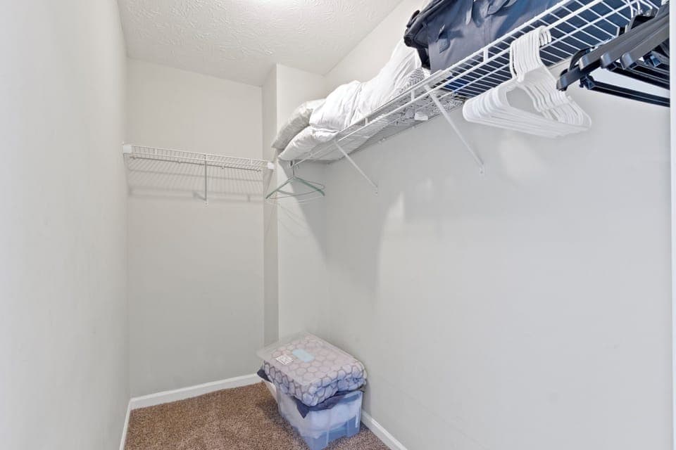 Master- Queen with en-suite bathroom, walk in closet and Roku TV