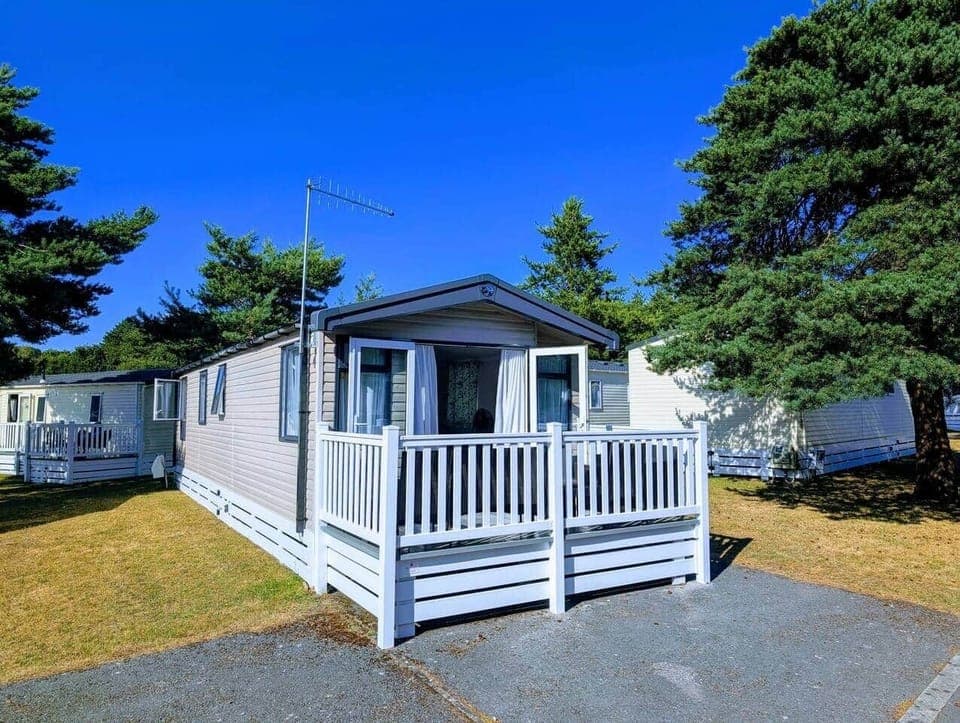 Outside view of Bluebell 20 Holiday Home