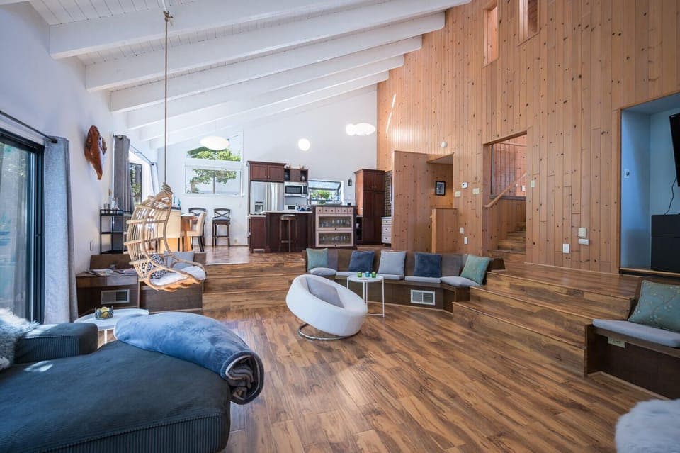 Living Room View to Kitchen/Dining