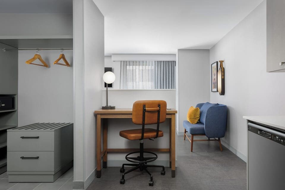 Hypo-allergenic bedding, in-room safe, desk, laptop workspace