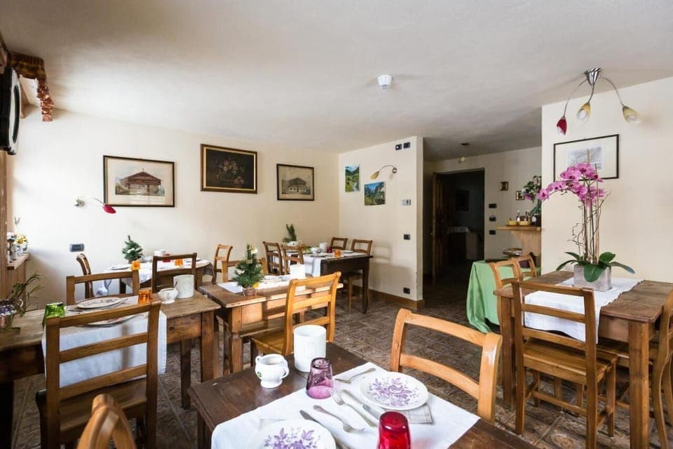 Daily buffet breakfast (EUR 15 per person)