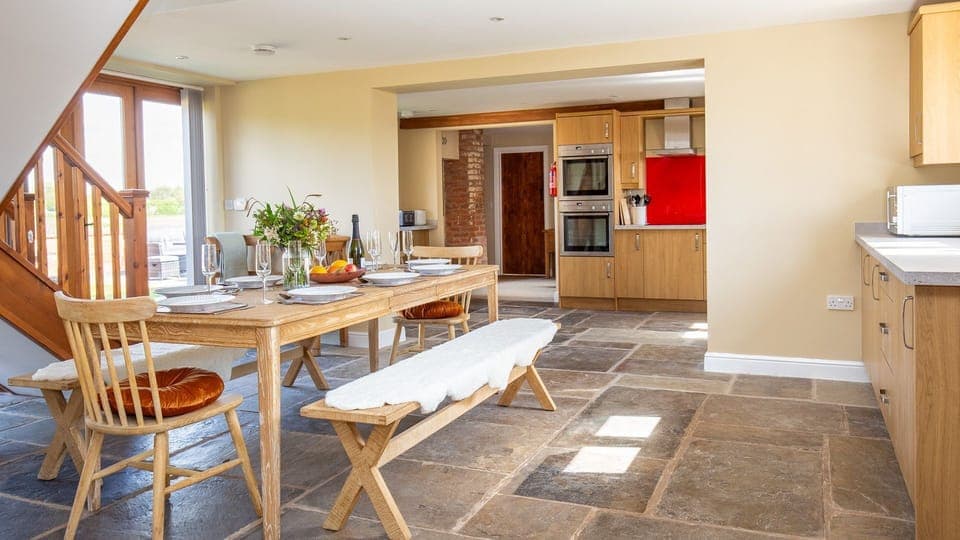 Dining Area, Siskin Barn, Bolthole Retreats