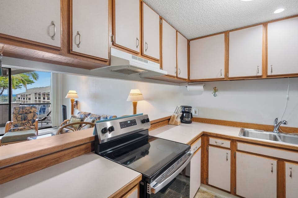 Fully Stocked Kitchen