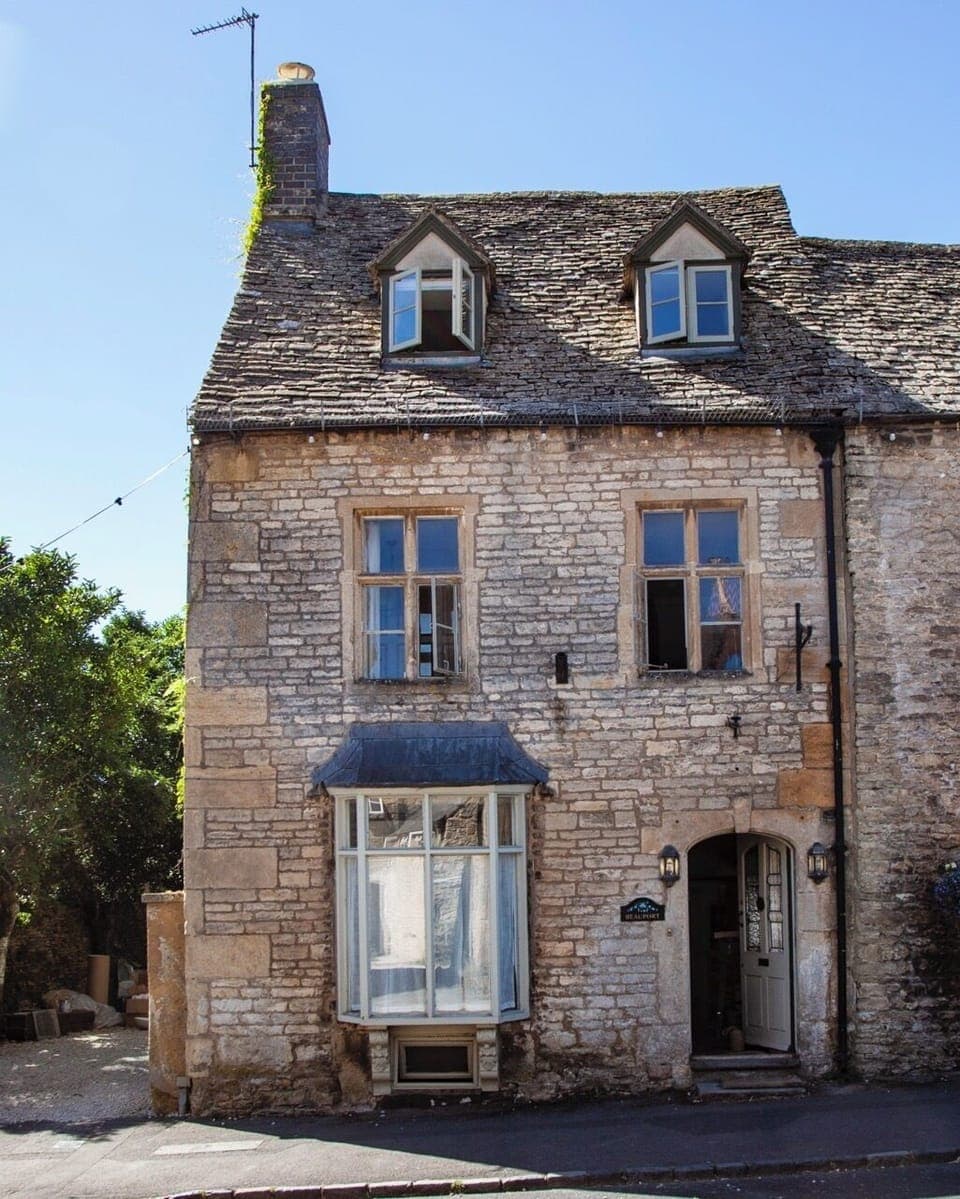 7a7e87a9-878d-40f7-a477-f51446a8f2c1