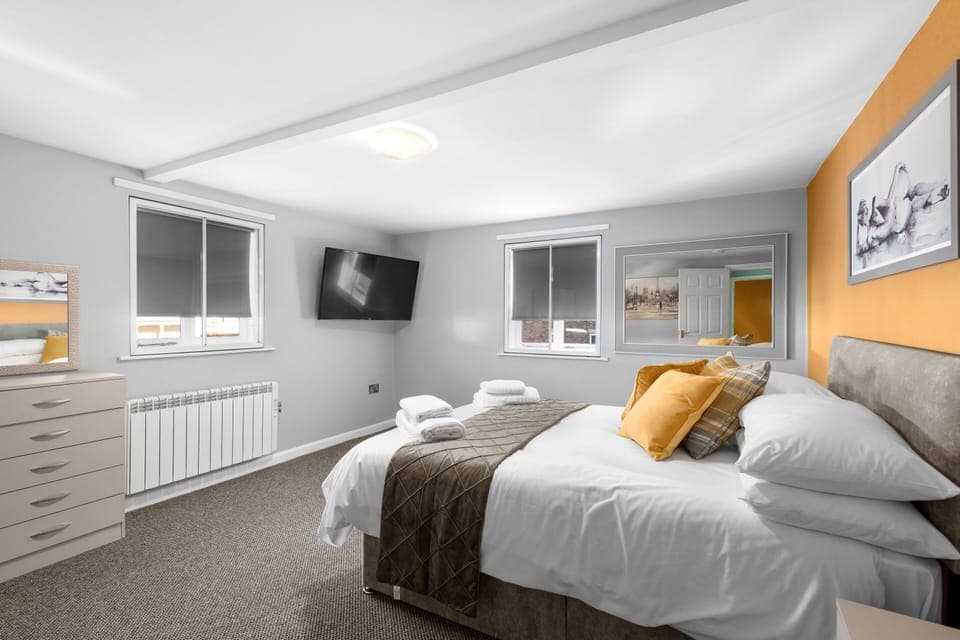 House, Private Bathroom | 3 bedrooms, free WiFi