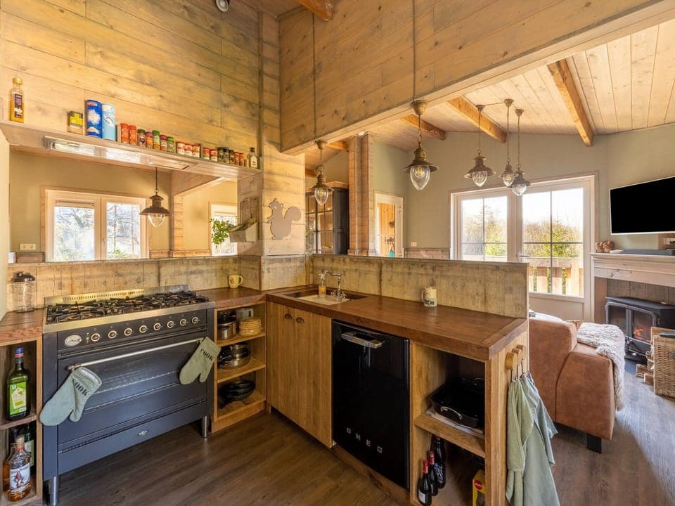 House | Private kitchen | Electric kettle, toaster