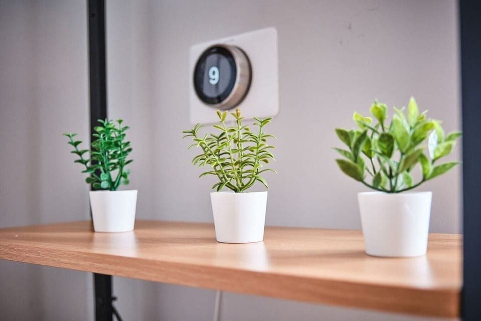 Smart nest heating thermostat controls